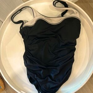 Reebok black and white one piece swimsuit. Slenderizing size 16